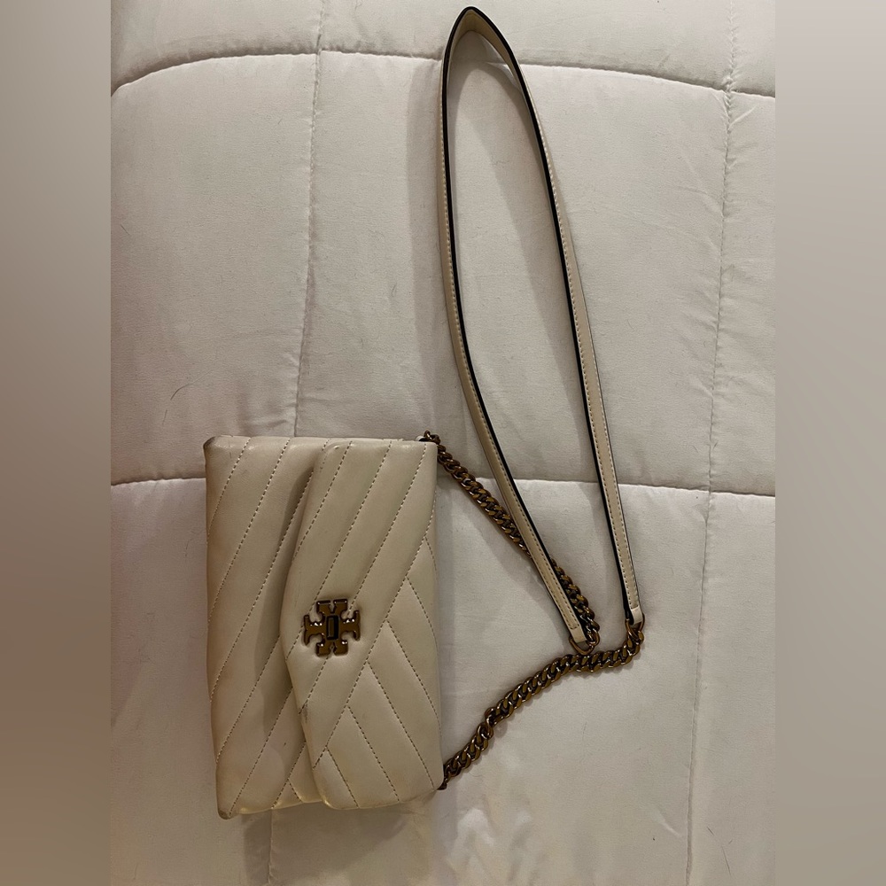 Tory Burch White Small Purse - 6 card slots